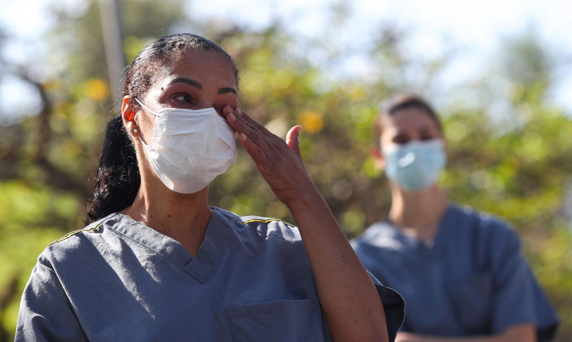 2020-04-23t000000z_1681673501_rc2eag9xvd8v_rtrmadp_3_health-coronavirus-brazil