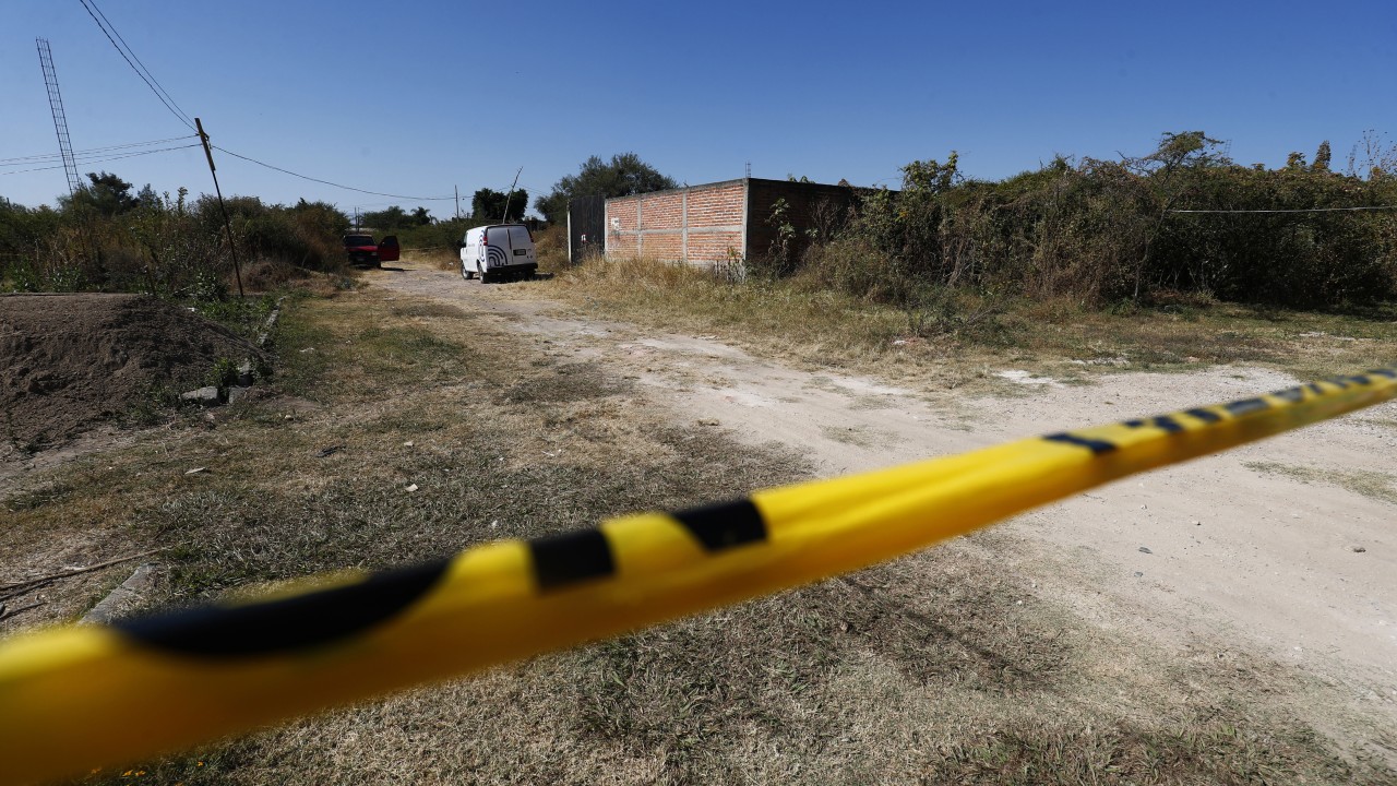 18 plastic bags with hacked-up body parts found in Mexico