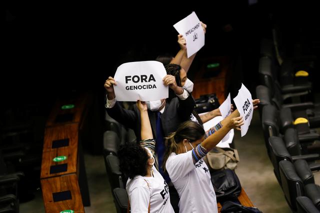 Brazil’s Bolsonaro Booed While Announcing Government Priorities to Congress