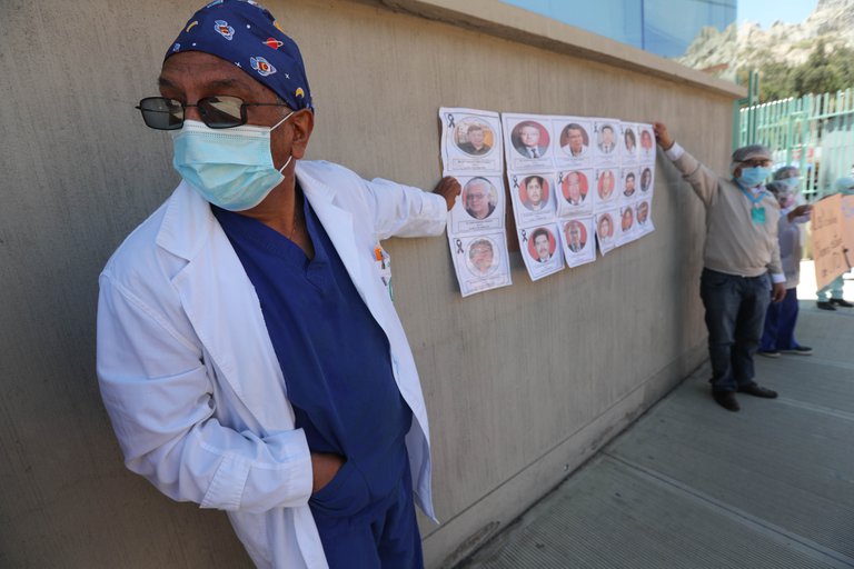 Bolivian healthcare workers call general strike in protest against enactment of Health Emergency Law