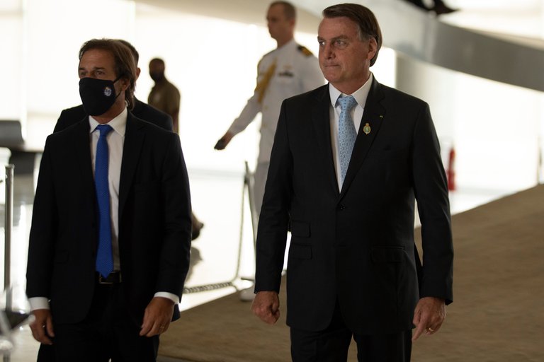 Luis Lacalle Pou and Jair Bolsonaro Meet, Agree on Need to “Flexibilize” MERCOSUR