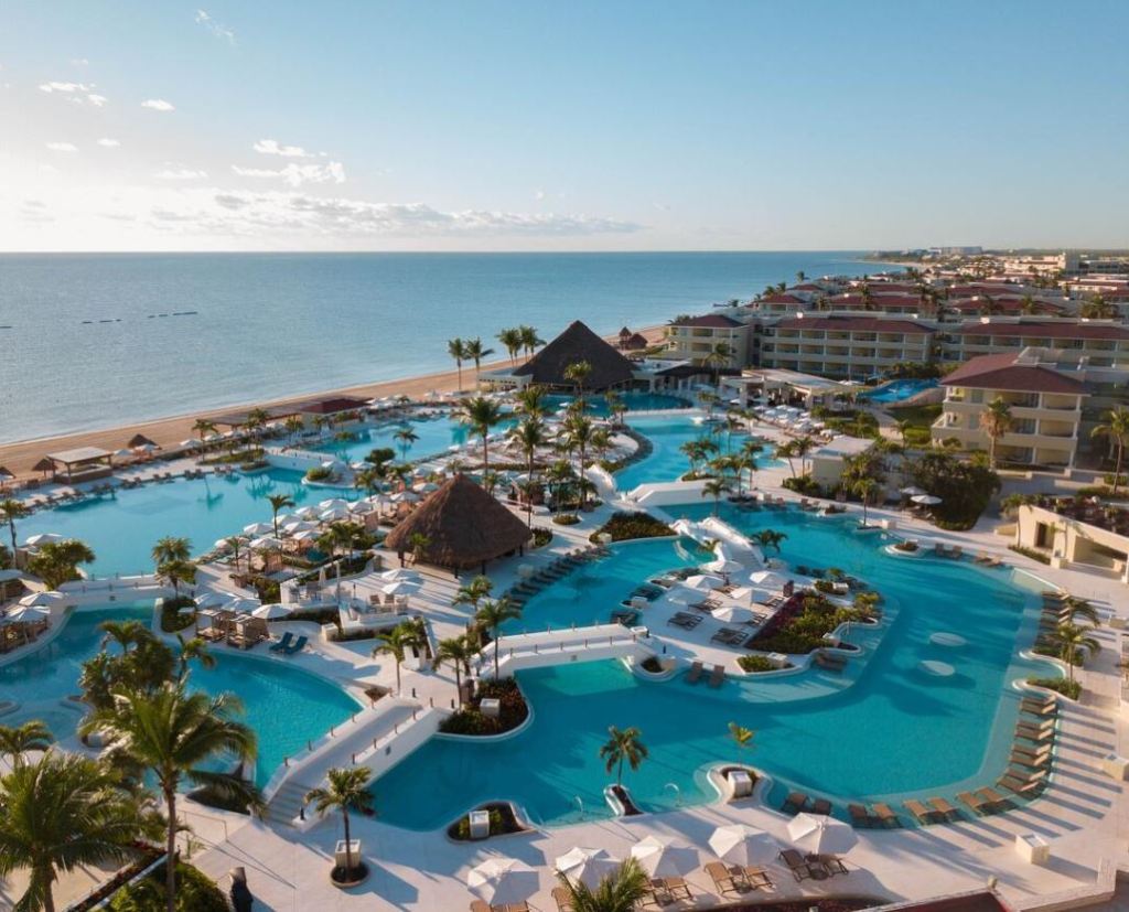 One of many Palace resorts. (Photo internet reproduction)