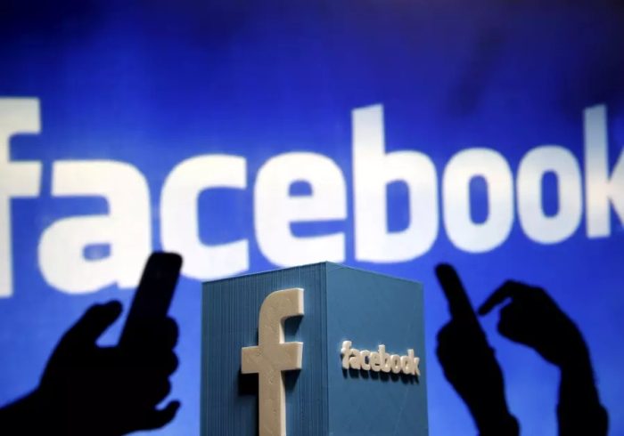facebook-democracy-700x490
