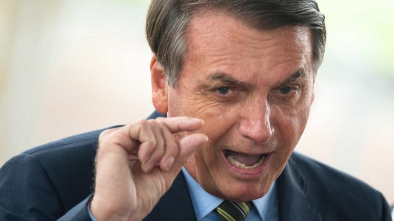 Bolsonaro says emergency aid should be R$250 for four months starting in March