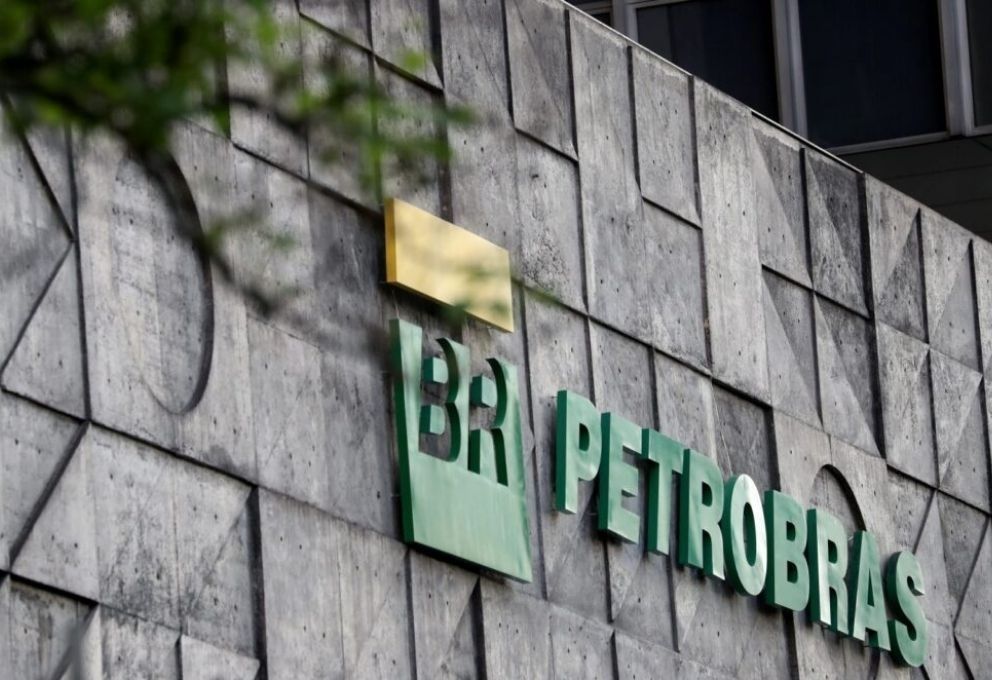 petrobras-petr4-mubadala-vence-disputa-por-refinaria-na-bahia
