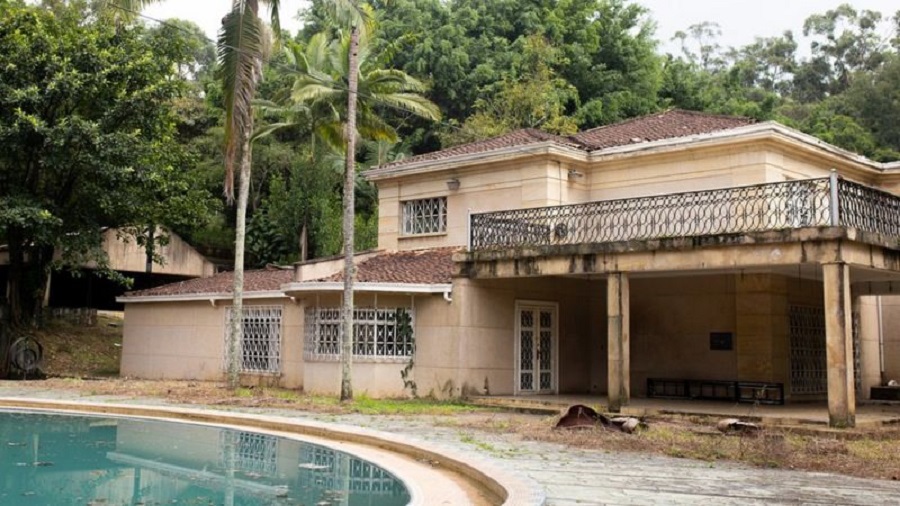 Colombia: the difficult task of selling houses with a dark bloody past