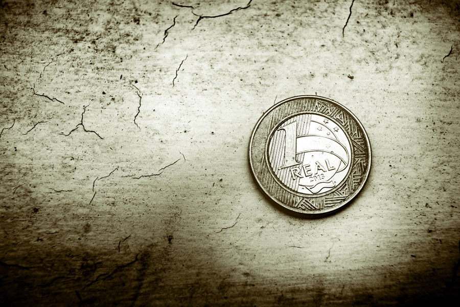 Brazilian Real (R$) falls over 2% as spiraling pandemic undermines outlook