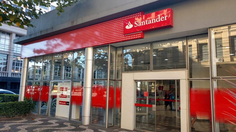 Santander Bank (Photo Internet Reproduction)
