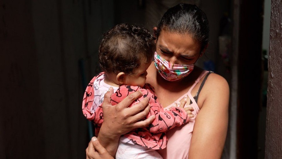 Hunger lines advance along with the novel coronavirus in Brazil