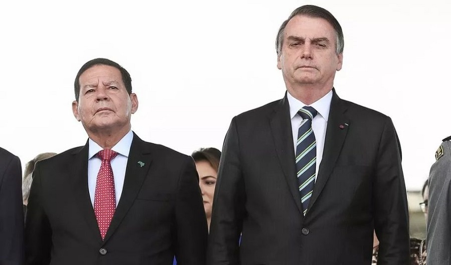 Mourão says Bolsonaro will choose someone else for vice-president in 2022