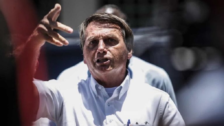 Bolsonaro once again promotes chloroquine treatment and rules out being vaccinated