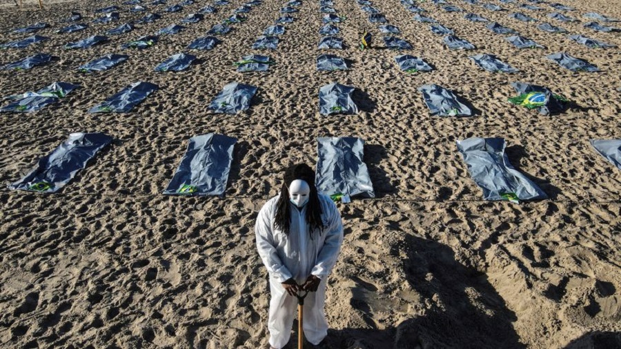 Copacabana mourns in memory of 400,000 Covid deaths in Brazil