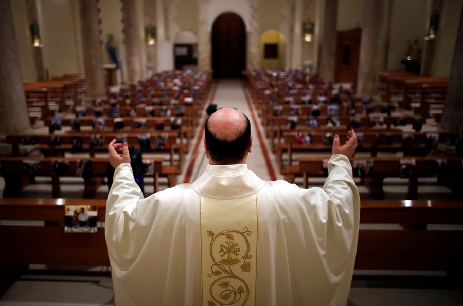 Brazil’s Supreme Court members disagree on church service attendance during pandemic