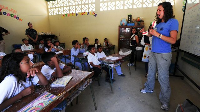  El Salvador restarts classes amidst sanitary measures against Covid-19