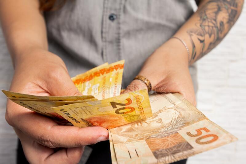 Proposal raises the amount of pandemic aid to R$600 with reduced tax exemptions