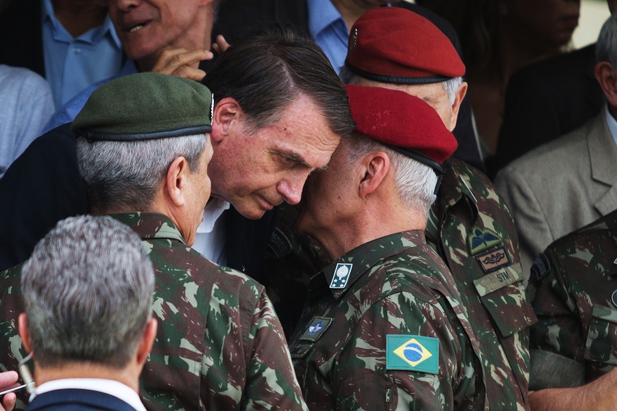 Analysis: Brazilian Army fails to keep prudent distance from the government