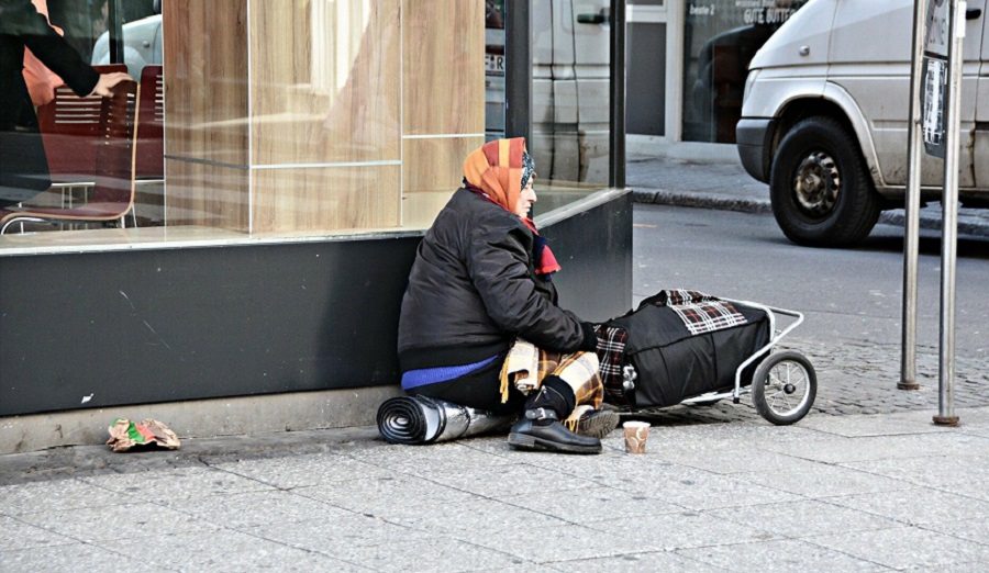 Uruguay watches its pockets as pandemic spreads poverty