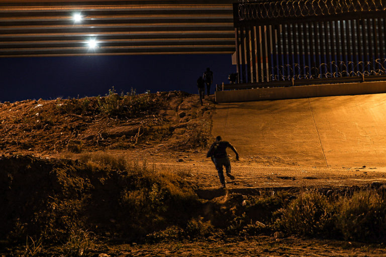 Migration surge on the US/Mexican border as seen by a war photographer