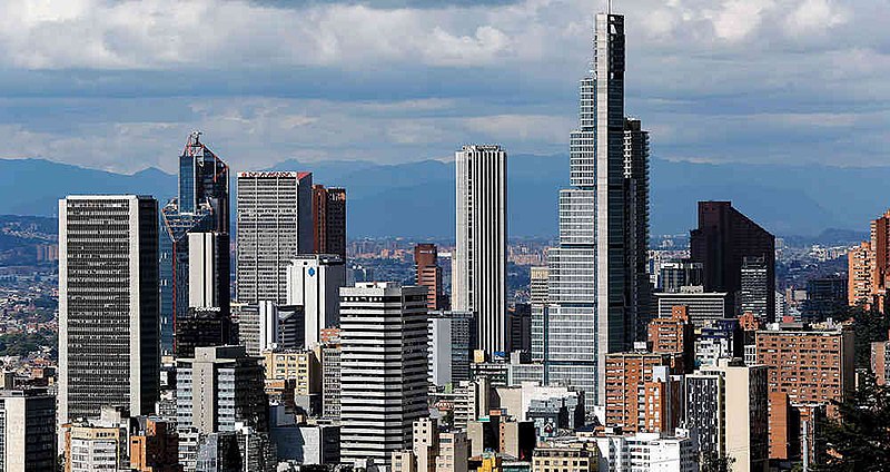 Bogotá skyline. (Photo internet reproduction)