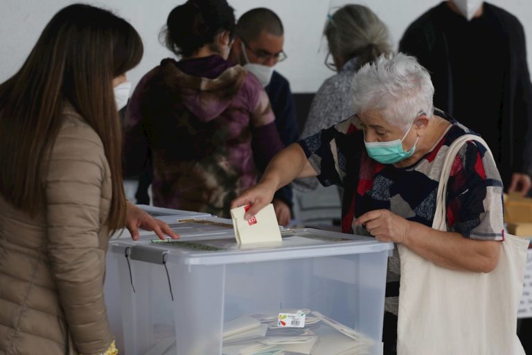 First day of voting concludes in Chile; 23,000 soldiers guard ballot boxes overnight