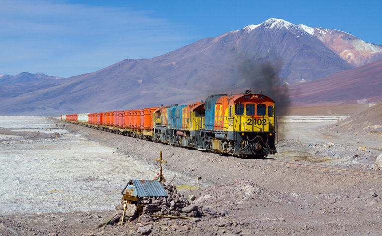 Bolivian truckers agree to stop protests against reopened train line to Chile