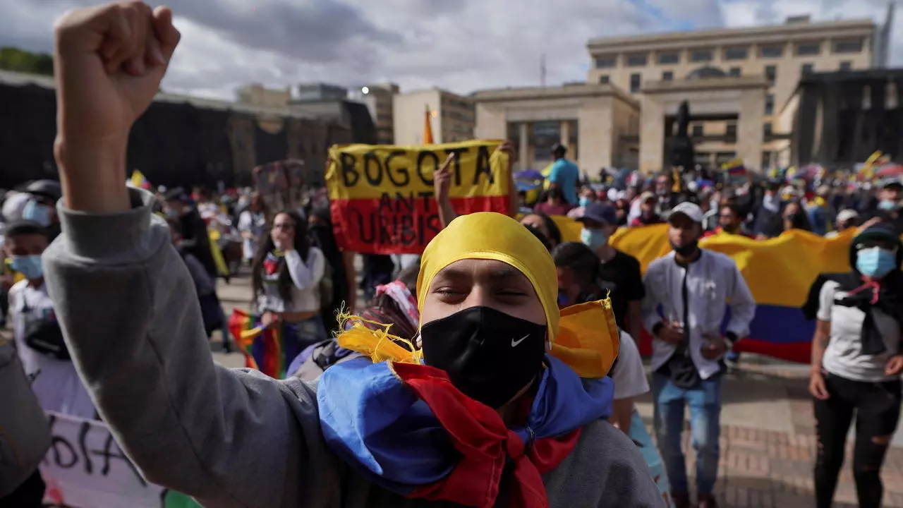 Colombian protesters to march on capitals to demand economic aid, social change