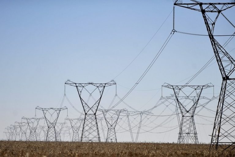 Brazil’s government considers different measures to avoid power shortage