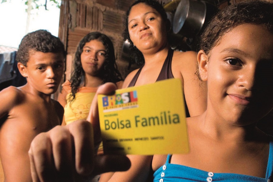 Bolsonaro to boost Bolsa Família targeting popularity in 2022