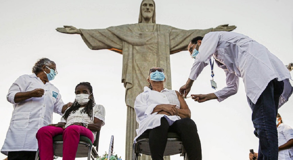 In Brazil, São Paulo and Minas Gerais residents go to Rio for Covid-19 shot