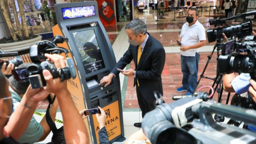 The US company Athena Bitcoin began Thursday installing ATMs in El Salvador