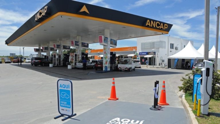 Uruguayans angry over 12% gasoline price hikes