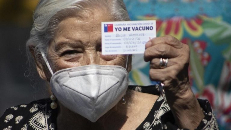 Chile relaxes restrictive measures for vaccinated population after drop in number of cases