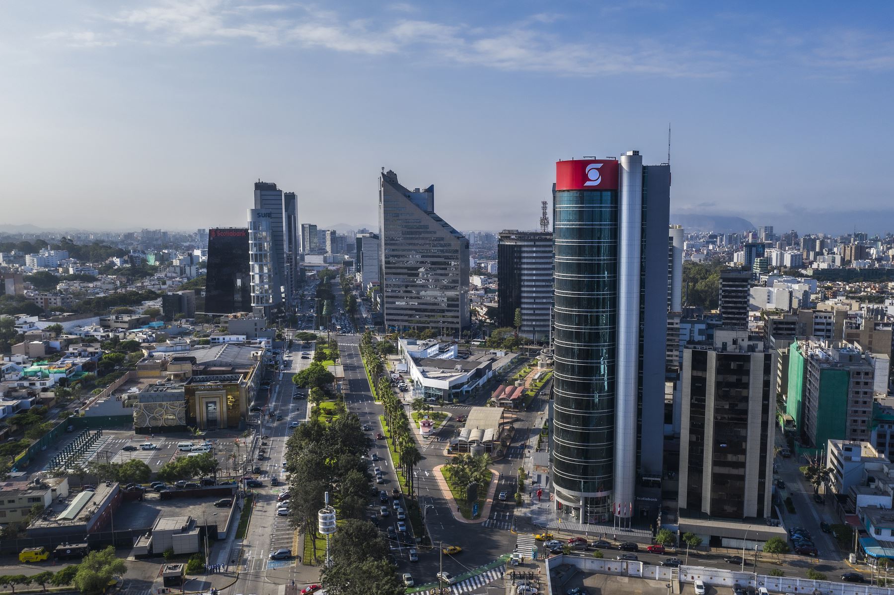 Business district in Peru's capital Lima. (Photo internet reproduction)