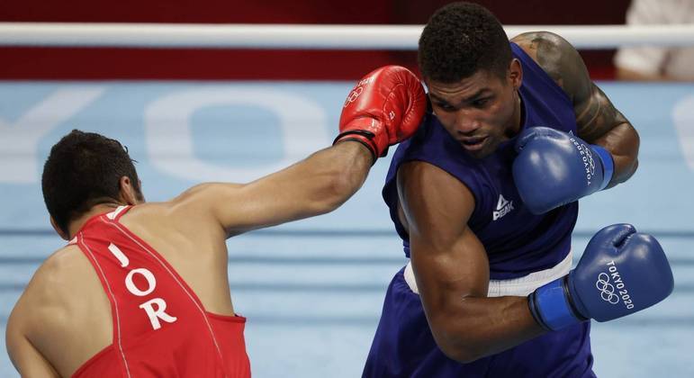 Abner Teixeira defeated Jordanian Hussein Lashaish in the quarterfinals this Friday to secure the bronze medal Tokyo Olympics.