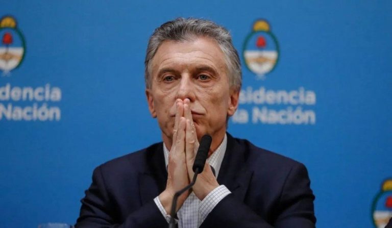 Argentine prosecutor asks to investigate Macri for smuggling weapons to Bolivia