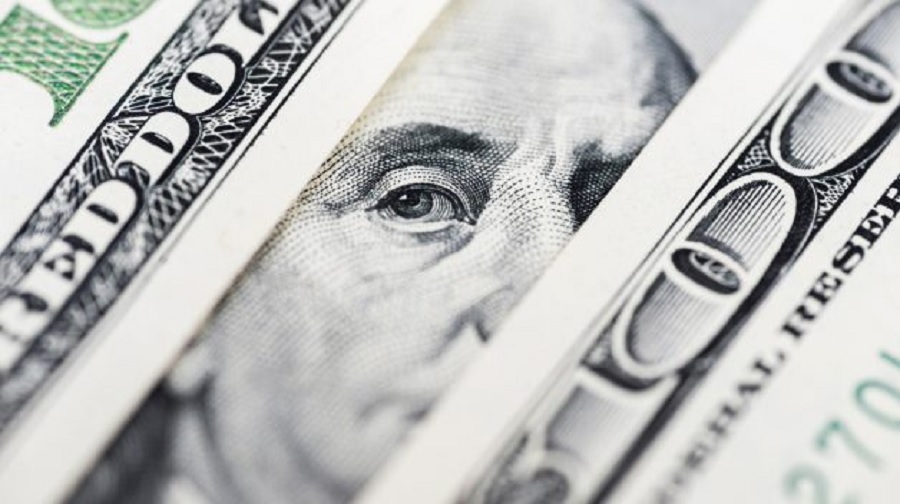 Dollar climbs to R$5.29 with negative risks abroad and in Brazil, then subsides