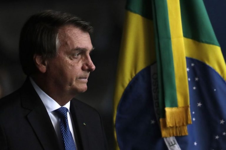 Bolsonaro says Biden’s “obsession” with environmental issues is detrimental to Brazil