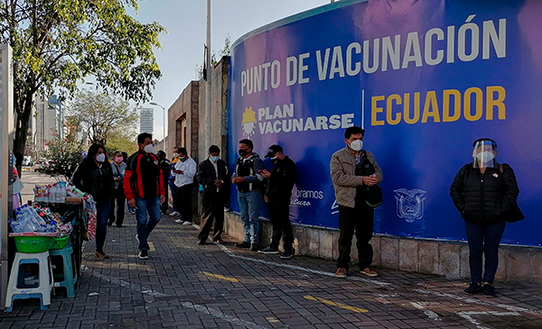 Vaccination center in Ecuador. (Photo internet reproduction)