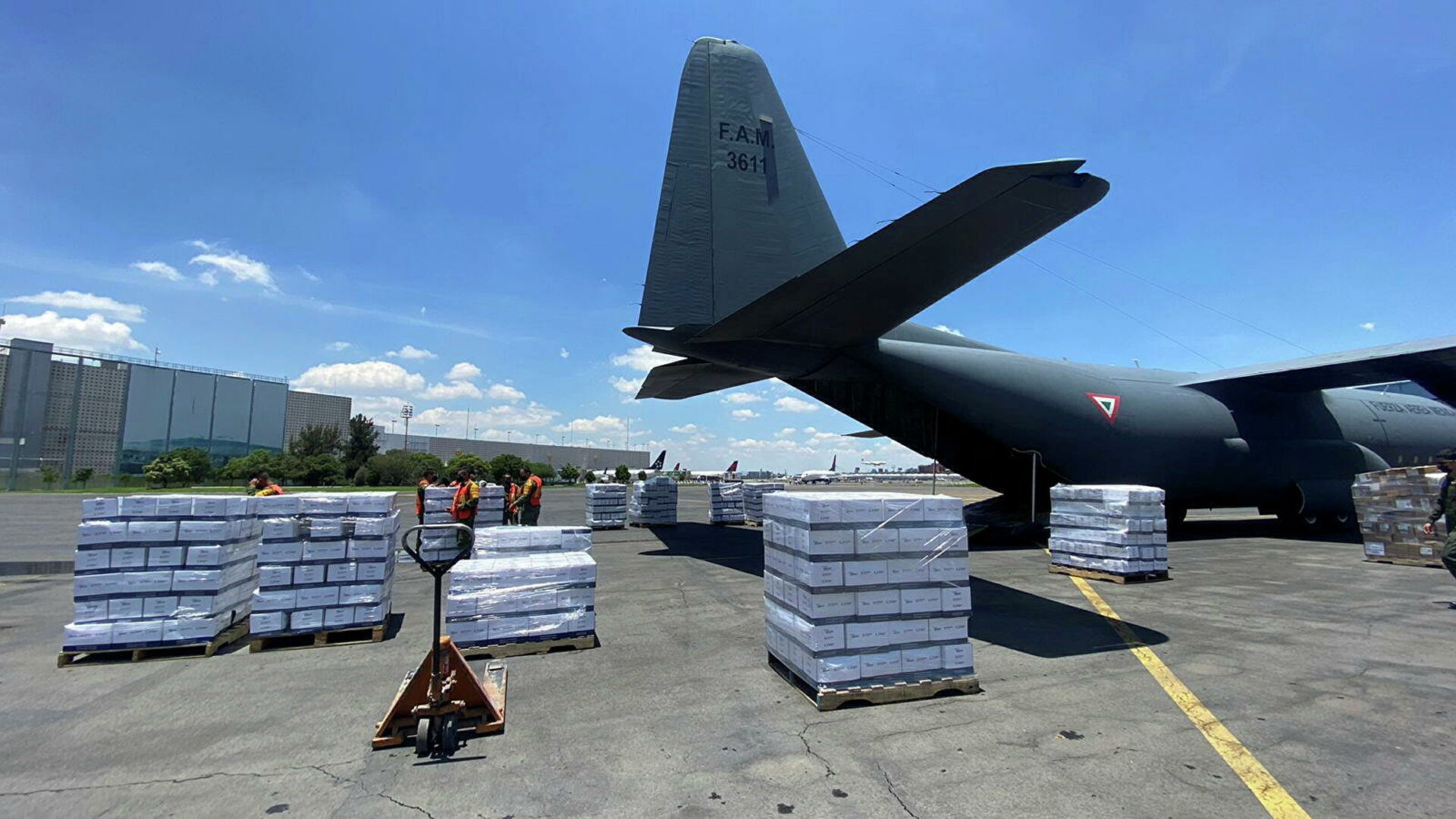 Mexico helps Haiti