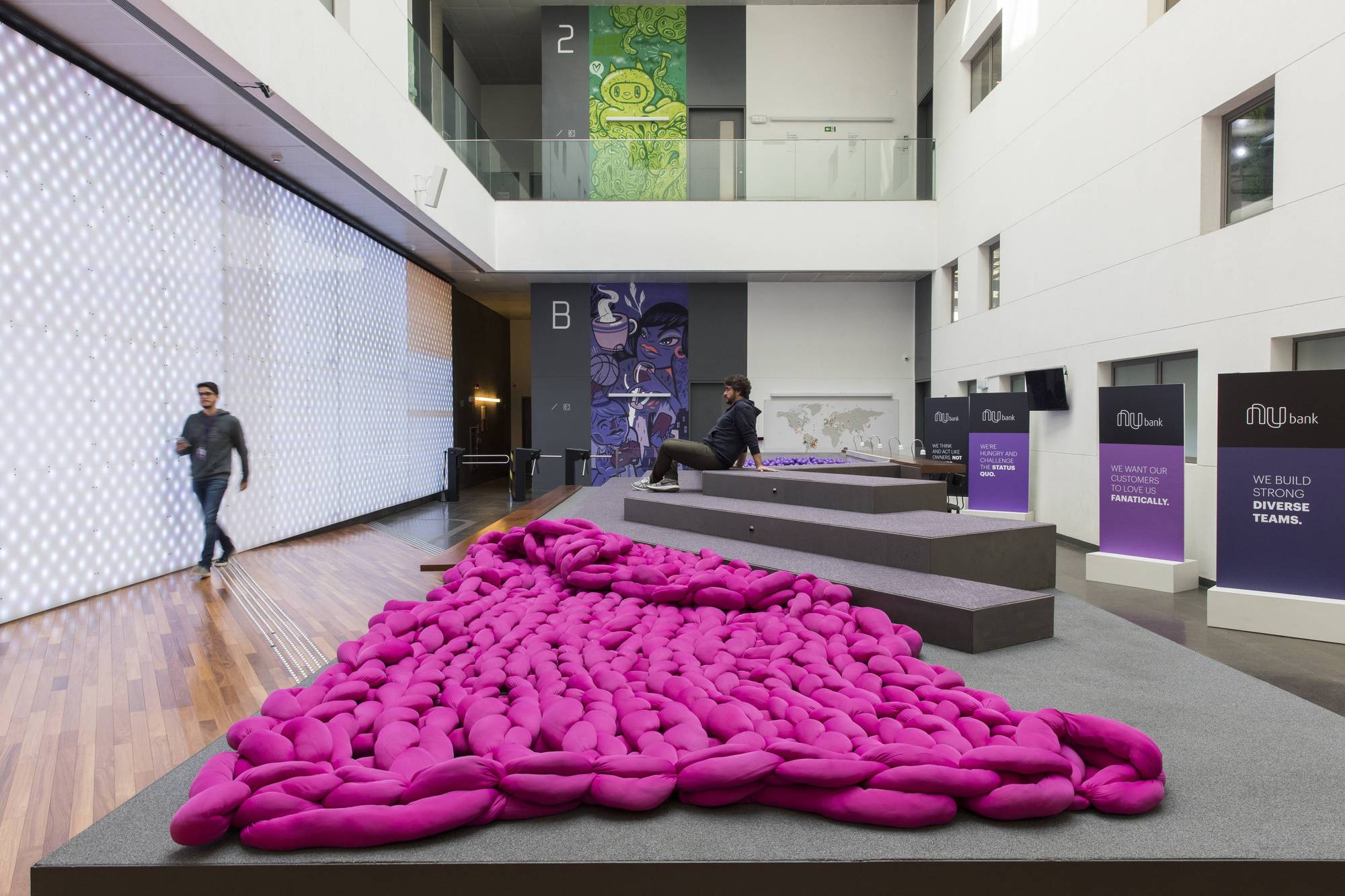 Nubank has become the largest independent bank in the world. (Photo internet reproduction)
