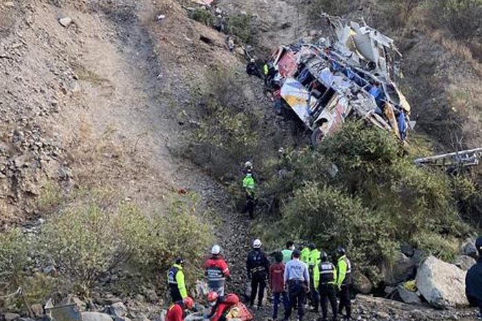 Death toll rises to 29 in bus that crashed and fell into ravine in Peru
