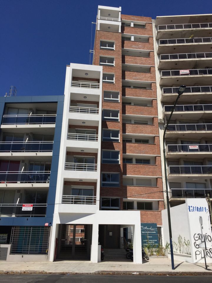 To date, some 8,000 apartments have been built in Montevideo under this program in the city's most central neighborhoods (Photo internet reproduction)