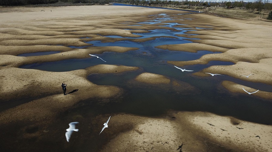 Lack of rainfall pushing levels in Paraguay and Paraná rivers to historic lows