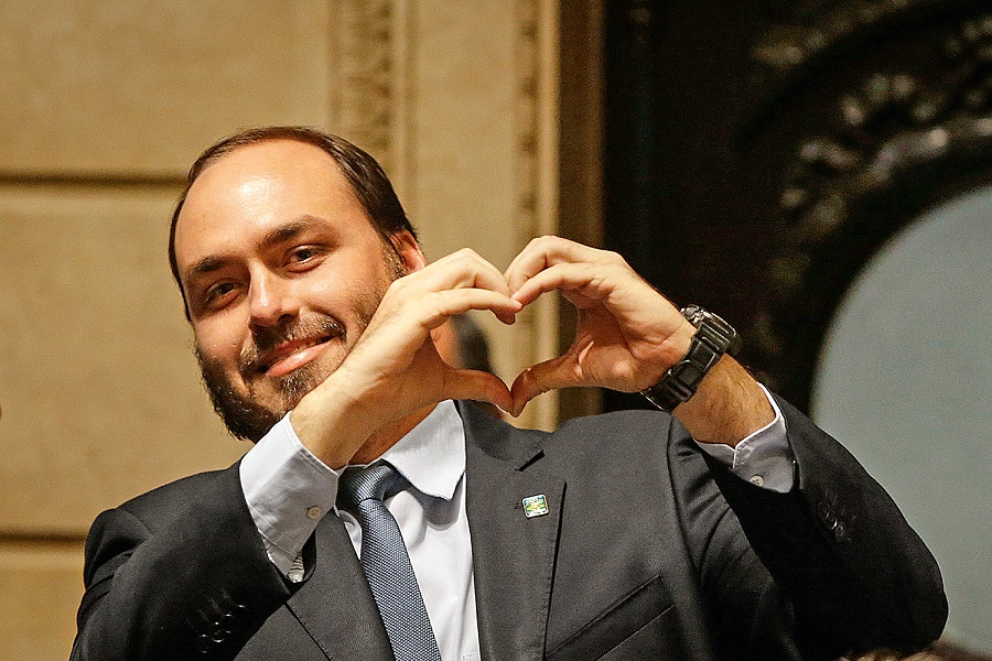 Brazil’s Carlos Bolsonaro to marry 25-year-old from Rio Grande do Sul