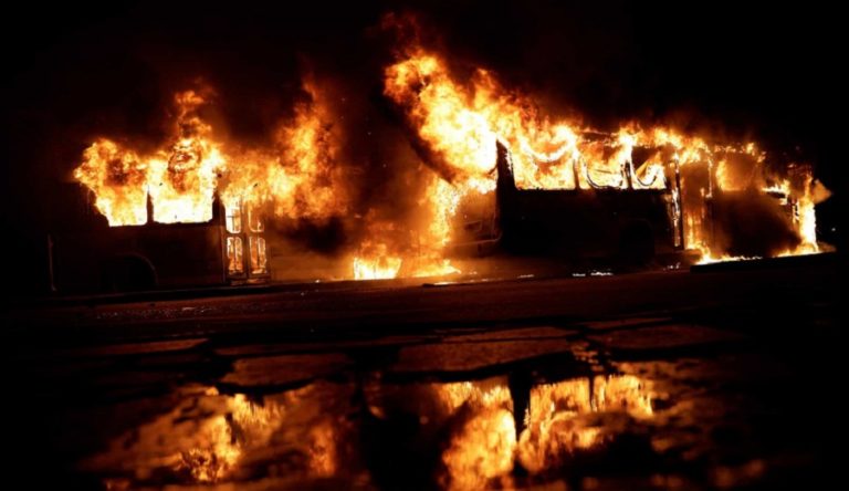 Militia groups set fire to vans in clash in Brazil’s Rio de Janeiro west zone