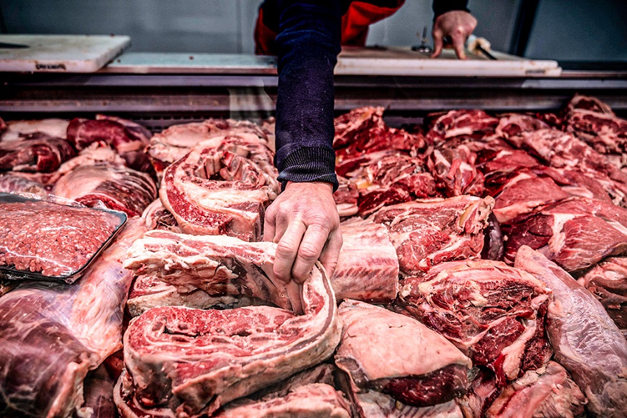 Survey: Brazil’s meat consumption plummeted 67% in pandemic; eggs are substitute