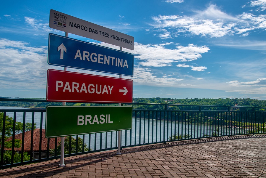 Argentina demands increase in vaccinated population to reopen borders with Paraguay