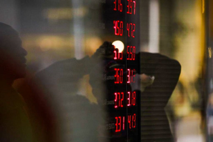 Brazil’s Ibovespa stock index plunges 3%, falls to 110,000 points; dollar rises, hits R$5.42