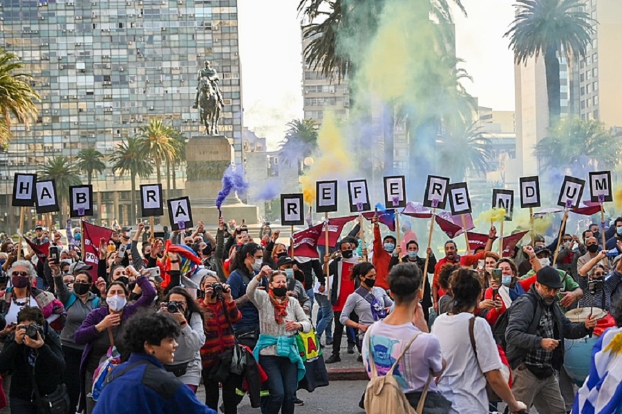 Uruguay: Political campaign intensifies for proposed referendum to repeal law