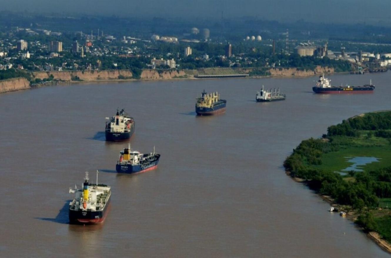 Argentina starts managing the Paraná - Paraguay waterway for a year